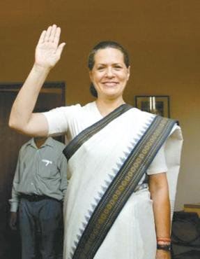 印度国大党主席索尼娅·甘地身体不适短暂入院