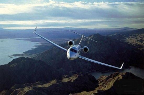 贝克汉姆私人飞机 价值3亿每飞1小时花费2万元