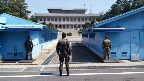 韩国军方称19日继续在边境地区进行对朝扩音广播