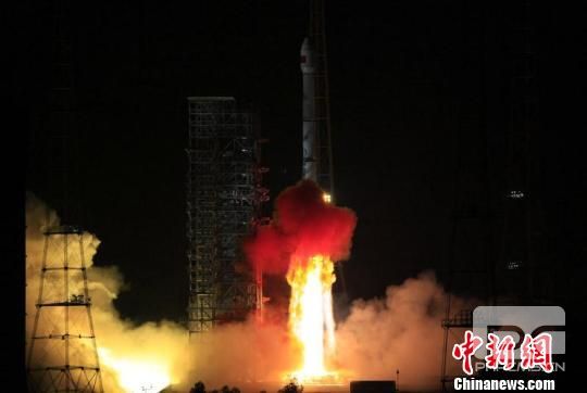 中国在西昌成功发射“中星2A”卫星(图)