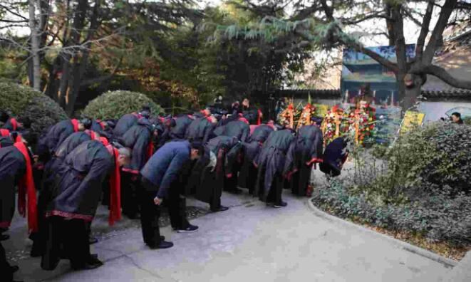 孟子圣像落成揭幕仪式暨丁酉年冬至_祭孟典礼在孟子研究院举行