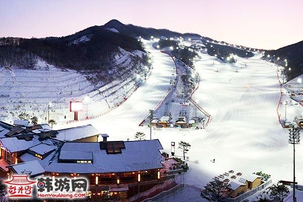 昆池岩度假村滑雪场